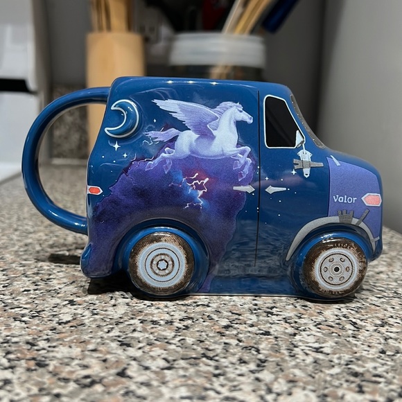 Disney Other - Disney Onward guinevere van Mug